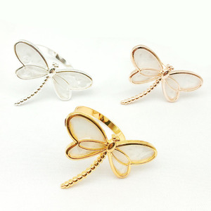 Elegante Portatovagliolo a Forma di Libellula in <span class=keywords><strong>Oro</strong></span>, Argento e <span class=keywords><strong>Oro</strong></span> Rosa per Cena - Product Image 1