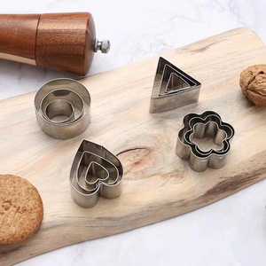 Cookie <strong>Cutters</strong> M Stainless Steel Material Cookie <strong>Cutter</strong> Round <strong>Box</strong> Stainless Steel Multi Patterns Cookie