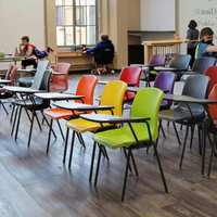 Chaise multifonctionnelle empilable en PP, plastique et métal, pour l'école, la formation, les réunions, les loisirs et l'extérieur, avec porte-documents intégré, disponible en couleurs populaires
