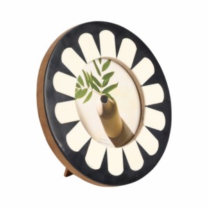 Cornice portafoto rotonda con design a petali 4x4 in nero e crema per decorazioni per la casa, parete della galleria, esposizione da tavolo - Product Image 2