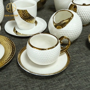 Juego de Tazas de Té de Porcelana Creativas de Forma Redonda en Color Blanco <span class=keywords><strong>y</strong></span> Dorado para Restaurante de Lujo, <span class=keywords><strong>Plato</strong></span> de Cerámica, <span class=keywords><strong>Taza</strong></span> de <span class=keywords><strong>Café</strong></span> <span class=keywords><strong>y</strong></span> Platillo de Cerámica - Product Image 4