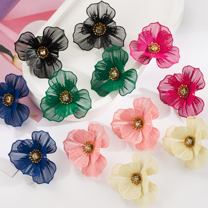 <span class=keywords><strong>Orecchini</strong></span> pendenti di cristallo in <span class=keywords><strong>acciaio</strong></span> di lusso con motivi floreali con borchie feste di matrimonio stile anniversario ragazza Design alla moda fiore - Product Image 3