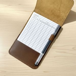 Cartera de Cuero Genuino Grabado Moderno Portátil para Tarjetas de Golf y Libretas de Puntuación, Marca HR, Ideal para Regalo Promocional - Product Image 2