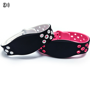 Pulsera de Silicona con Código QR/Logotipo Personalizado, <span class=keywords><strong>13.56MHz</strong></span> MIFARE DESFire EV1 EV3, <span class=keywords><strong>RFID</strong></span> NFC, para Control de Acceso, Tarjeta de Hotel - Product Image 1
