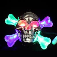 Collier LED en forme d'os pour Halloween, pendentif squelette qui brille dans le noir, décoration de fête, cadeau