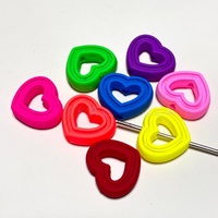 Perles fluorescentes creuses en forme de cœur pour la fabrication de bijoux DIY, accessoires pour chaînes de téléphone, pendentifs de sac et porte-clés