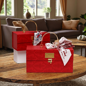 กล่องของขวัญแบบฝาพับเคลือบกันน้ำสีน้ำเงินหรูหรา พร้อมเคลือบป้องกันรังสียูวี ขายตรงจากผู้ผลิต ของขวัญพกพาสำหรับวันหยุดและงานแต่งงาน - Product Image 4