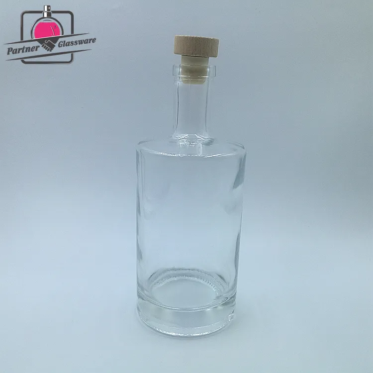 700 Ml Vuoto Bottiglia di Vetro Vodka Brnady Botellas De Vidrio Whisky/Rum/Liquore Bottiglie di Vetro con Tappo di Sughero