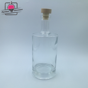 Botella de Vidrio Vacía de 700 ml para Vodka, Brandy, Whisky/Ron/Licor con Tapón de Corcho - Product Image 1