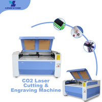 Machine de gravure et de découpe au laser CO2 haute vitesse pour le bois, refroidie par eau, fonction automatique CNC pour les petites entreprises (100-150W)