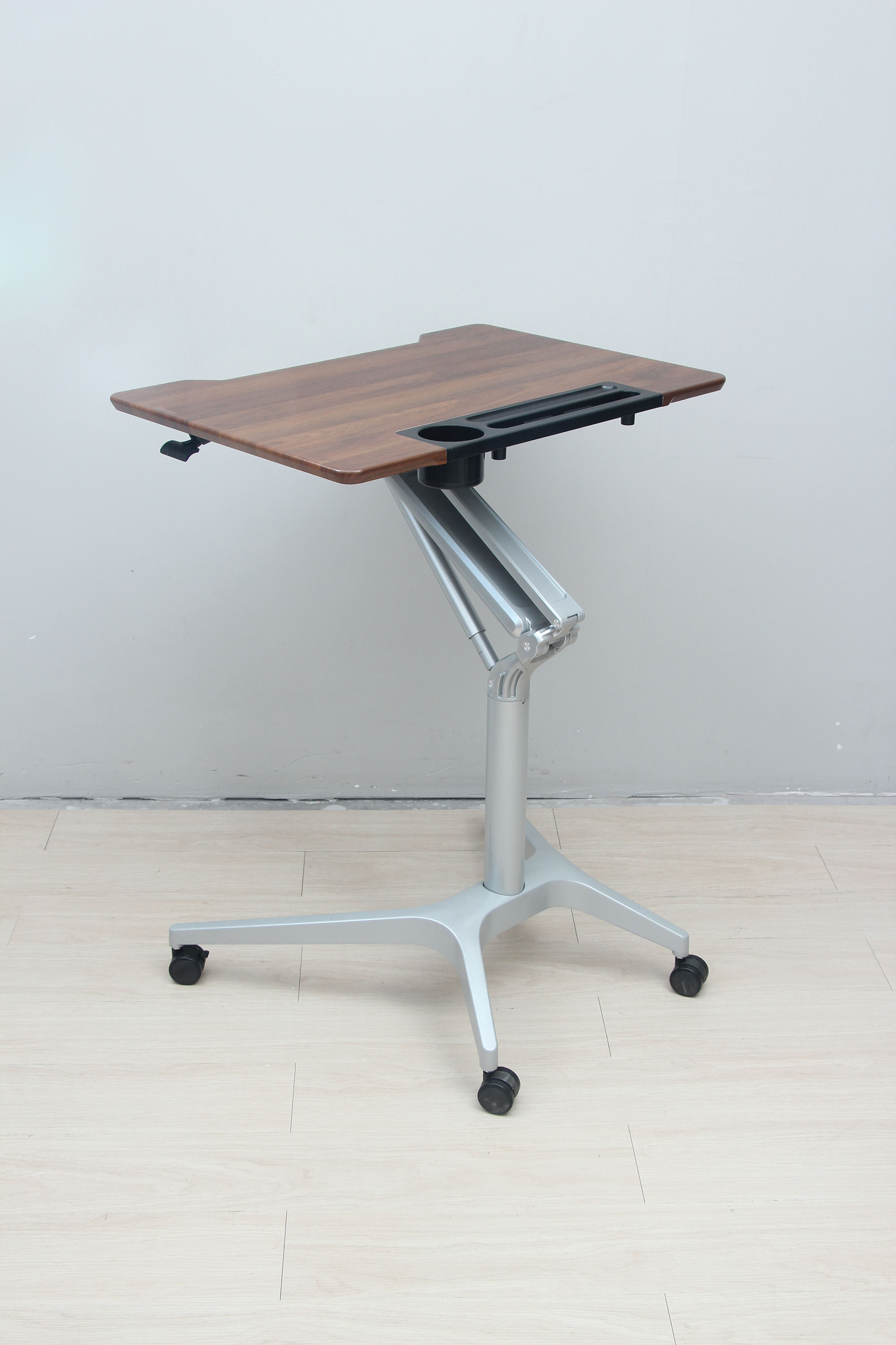 สีน้ำตาล