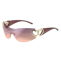 Lunettes de soleil en forme de cœur à conception intégrée Lentilles rouges UV400 légères et à la mode en PC Options blanches et violettes pour la mode Y2K en plein air