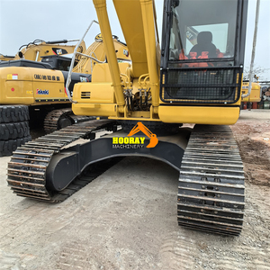 Excavatrice Komatsu PC200-8 d'occasion avec moteur Cummins, poids opérationnel de 20 tonnes, capacité de la benne de 0,2 m³, modèle 2018, puissance de 110 kW - Product Image 6