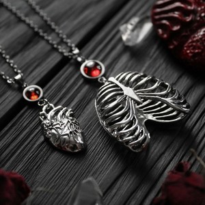 CLBX Anatómico Rib Cage Gothic Skeleton Colgante Brujería Amuleto Inspirado en Butterfly Figaro Chain Hecho de aleación de zinc - Product Image 3