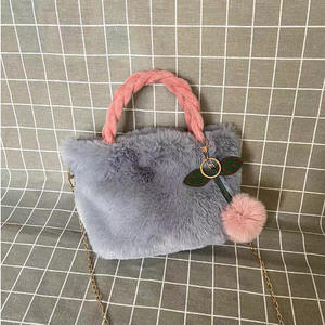 Bolso Bandolera de Piel Sintética con Diseño de Cereza y Cadena Moderna, de Gran Capacidad, con un Lindo Diseño de Dibujos Animados - Product Image 6