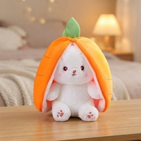 Pluche konijnenornament met aardbeienkap, zacht gevuld konijnfiguurtje voor bank, slaapkamer, huis, Halloween-feestdecoratie, cadeau
