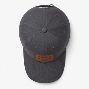 Gorra de Béisbol Ajustable de 6 Paneles con Parche de Cuero Sintético y Logotipo Personalizado T&L, Impermeable, de Alto Rendimiento, Moderna y Curvada - Product Image 6