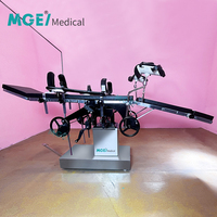 Table d'opération manuelle hydraulique en acier inoxydable pour la chirurgie générale hospitalière et l'utilisation multi-services