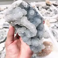 Campione minerale grezzo di cristallo di apophillite di materia prima naturale