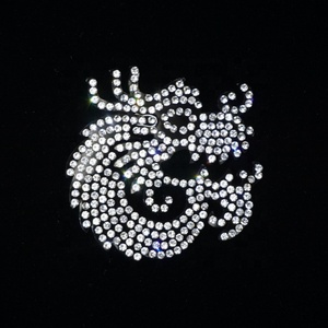 ドラゴン熱転写印刷ステッカークリスタルガラスビーズデカールラインストーンアイロンアップリケホットフィックスラインストーンパッチ - Product Image 1