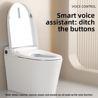 Toilette intelligente moderne avec bidet électrique sans réservoir, chasse d'eau silencieuse, télécommande, siège chauffant et raccordement S-Trap/P-Trap