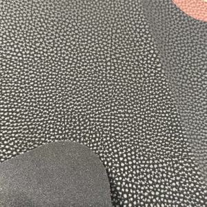 Cuero Sintético Duradero con Textura de Lichi Sin Solventes para <span class=keywords><strong>Tapicería</strong></span> <span class=keywords><strong>Automotriz</strong></span>, Múltiples Colores para Accesorios de Coche - Product Image 3
