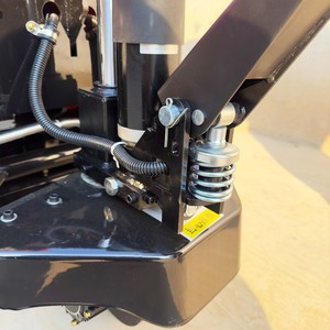 Chariot à palettes manuel de 2 tonnes avec pompe à levage rapide, capacité de levage élevée, chariot à palettes manuel robuste |   Certifié CE pour la logistique des entrepôts UE et américains - Product Image 3