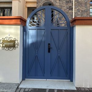 Puerta Corredera Motorizada de Aluminio con Persianas - Product Image 1