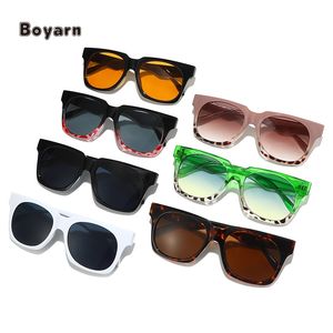 Venta al por mayor de fábrica, gafas de sol cuadradas simples para mujer, lentes amarillas de moda UV400, Unisex, Multicolor, peso ligero, Color de contraste - Product Image 5