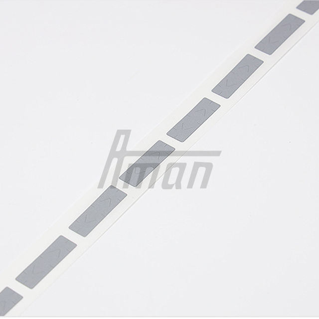 สีเทาเข้ม