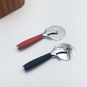 Rotella Tagliapizza Ergonomica Antiscivolo in Acciaio Inossidabile, Affettatrice Professionale per Cucina e <span class=keywords><strong>Pizzeria</strong></span> Commerciale - Product Image 1