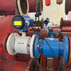 Débitmètre d'eau industriel intégré DN50 DN100 avec sortie 4-20mA RS485 pour la mesure des eaux usées - Product Image 5