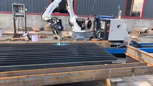 Station de soudage à rail au sol à sept axes, machine de soudage à axe mobile à voie droite, robot en acier - Product Image 2