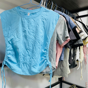 T-shirt estive con maniche corte da <span class=keywords><strong>donna</strong></span> di seconda mano le balle di abbigliamento della Germania sono perfette per la frugalità e la moda sostenibile - Product Image 6