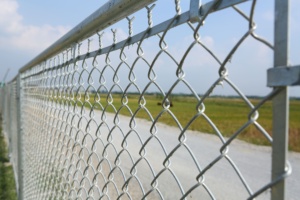 Barrières de sécurité en acier robustes pour la sécurité des autoroutes et des voies express, système de barrières anti-collision avec finition galvanisée résistante aux intempéries - Product Image 5
