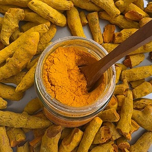 Poudre de curcuma de qualité supérieure, réputée pour sa couleur jaune doré vibrant à jaune orangé et son riche arôme terreux, choix privilégié. - Product Image 5