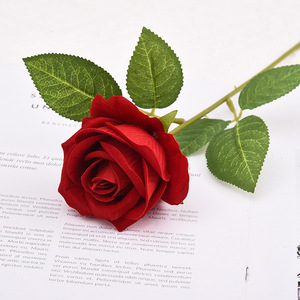 Roses artificielles en velours au toucher réaliste, tige flexible et imperméable, pour mariage, fête, décoration de table à <span class=keywords><strong>la</strong></span> maison, vente en gros - Product Image 1