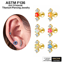 Piercing G23 en Titane ASTM F136 Plaqué Or 18K 24K 16G avec Triple Perles et Zircons Cubiques à Filetage Interne pour Hélix, Conch, Cartilage, Tragus, à Dos Plat