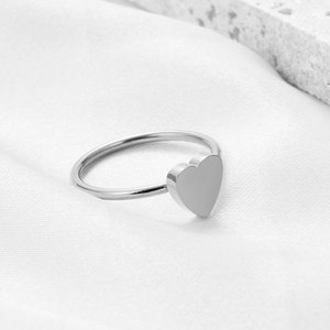 Gioielli impermeabili gratuiti con incisione personalizzata anello con sigillo a forma di cuore in acciaio inossidabile placcato oro 18 carati - Product Image 3