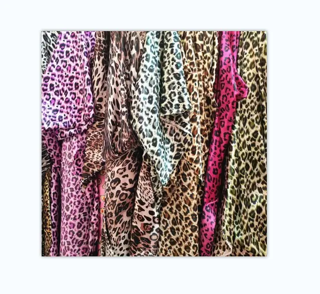Telas de impresión digital con estampado de leopardo personalizado al por mayor tela de satén de seda 100% poliéster para mujer para ropa