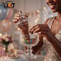 Glazen snoepvaas met deksel, met reliëf en diamantgeslepen voet, dessertkom voor snoep, gedroogd fruit, sieraden en snacks.