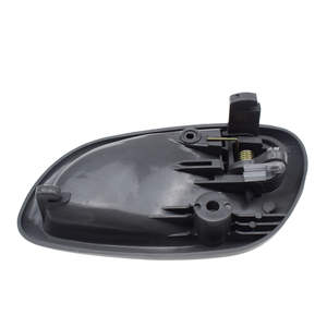 Manija de Puerta Interior Delantera Trasera de Plástico y Metal para Suzuki <span class=keywords><strong>Baleno</strong></span> Grand Vitara Agila Ignis Jimny 83130-60G01 - Product Image 5