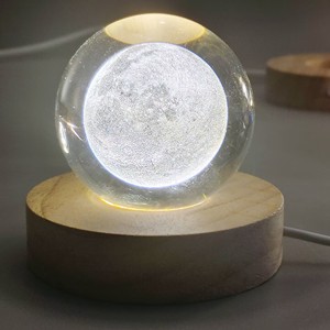 Lampe de nuit en cristal K9 3D représentant le système solaire, la lune et la nébuleuse, boule de cristal lumineuse 3D avec base en bois et lumière LED en bois de caoutchouc - Product Image 6