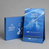 Calendrier de bureau promotionnel 2027 en gros, support en A avec impression personnalisée d'illustrations et de logo, cadeau d'entreprise pour bureau OEM