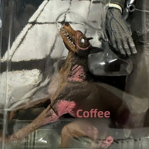 NECA Classic Residual Evil 39321 Zombie Dog Action Figure in PVC da 7 pollici con Confezione Colorata - Product Image 3