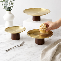 Support de présentation de desserts en acier inoxydable doré, 2 pièces, résistant au four, avec base en bois pour cupcakes, bonbons, décoration de fête