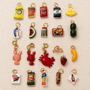 จี้เคลือบสีมือทำจากสแตนเลสอย่างดี รุ่น Showfay British Snack Soda Series สำหรับตกแต่งสร้อยคอ - Product Image 1