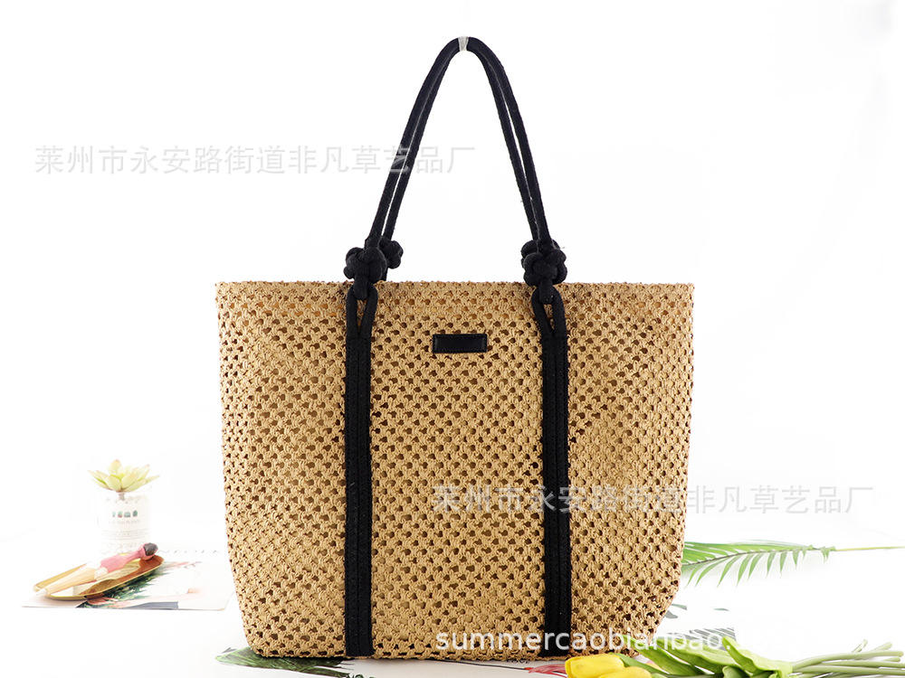 น้ำตาลอ่อน