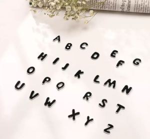 Patch brodé thermocollant coloré en forme de mini lettre, 2,5 x 2,8 cm - Product Image 6