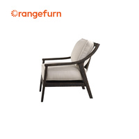 Ensemble de chambre à coucher moderne en bois massif Orangefurn pour hôtel : Lit king-size, canapé, tables de chevet, fauteuil, table basse pour complexe hôtelier, appartement, villa